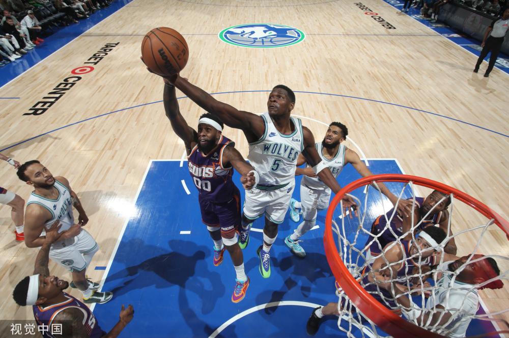 詹姆斯再次 詹姆斯再次