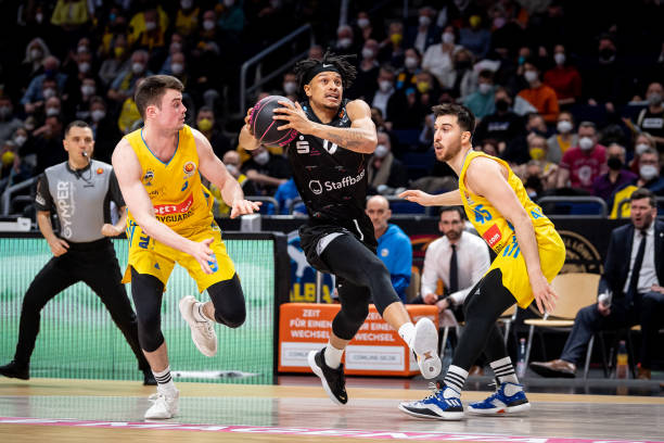 现同样挣扎 现同样挣扎